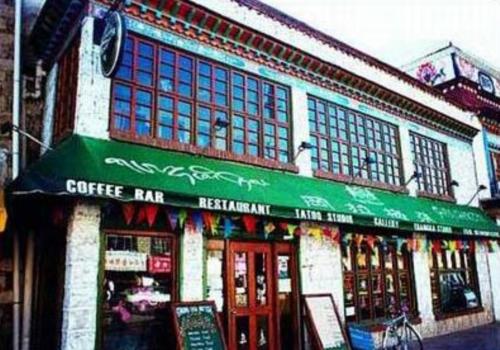 崗拉梅朵酒吧設(shè)計效果圖