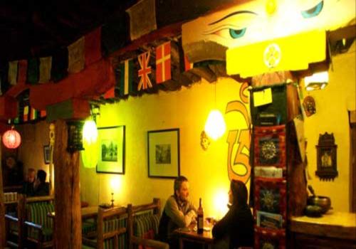 “矮房子”酒吧設(shè)計(jì)效果圖