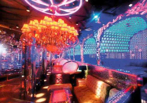 西方古典與未來主義融合的魔幻美高美迷城酒吧設(shè)計(jì)效果圖