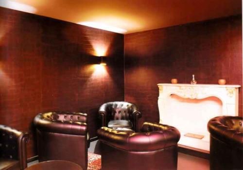 紅燈區(qū)邊緣的foufou酒吧設(shè)計(jì)效果圖