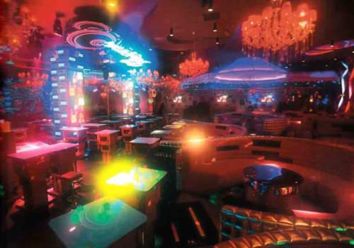 超現代波普風格的八號公館酒吧設計效果圖