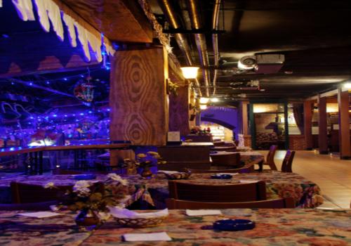 快樂的游樂場(chǎng)——洛克凱賓酒吧設(shè)計(jì)效果圖