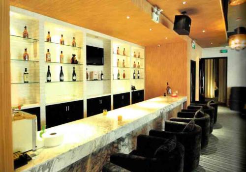 現(xiàn)代簡約的上海古北日式酒吧會所設(shè)計效果圖