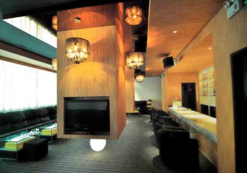 現(xiàn)代簡約的上海古北日式酒吧會所設(shè)計效果圖