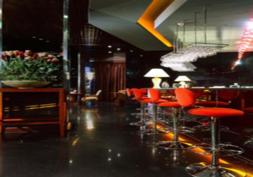 和哲東一起去欣賞常熟國際飯店酒吧設(shè)計效果圖