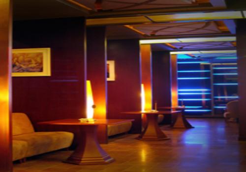 和哲東一起去欣賞常熟國際飯店酒吧設(shè)計效果圖