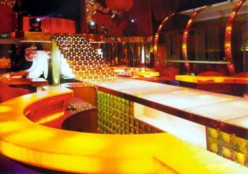 功夫皇帝成龍投資酒吧行業(yè)　　　“中國龍”主題酒吧設(shè)計欣賞