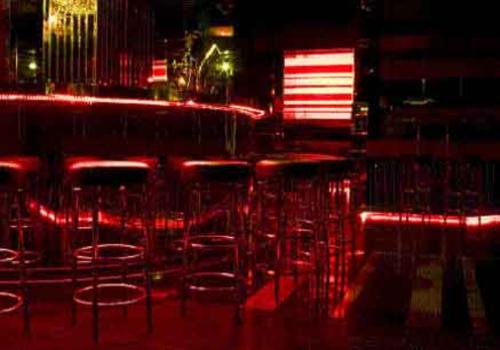 情調(diào)酒吧設(shè)計(jì)   紅色情調(diào)California Club設(shè)計(jì)欣賞