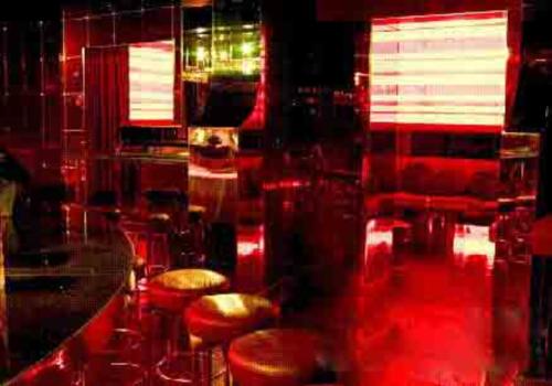 情調(diào)酒吧設(shè)計(jì)   紅色情調(diào)California Club設(shè)計(jì)欣賞