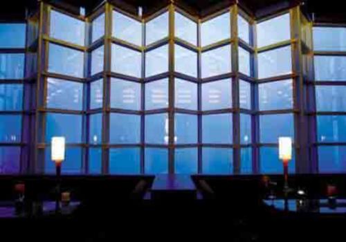 巔峰之作：上海九重天酒吧設(shè)計　　世界最高的酒吧