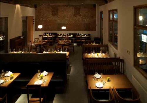 個性小酒吧設計的典范 Café Sambal酒吧設計效果圖欣賞