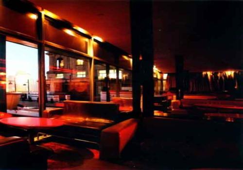 上海最佳景觀酒吧設(shè)計　　紅醉外灘Ｂａｒ?。遥铮酰纾寰瓢稍O(shè)計欣賞