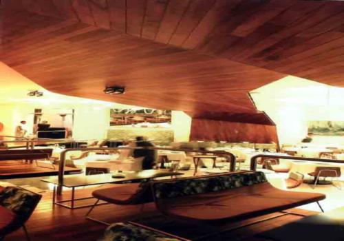 建筑與室內(nèi)結(jié)合的個性小酒吧設(shè)計　　波斯卡酒吧設(shè)計效果圖欣賞