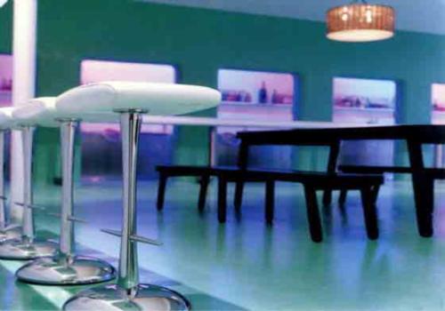 酒吧設計多彩空間  亞斯卓酒吧俱樂部設計欣賞