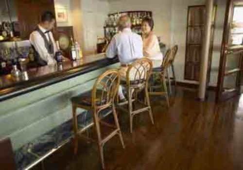 音樂酒吧設(shè)計回味經(jīng)典 卡薩布蘭卡君悅酒吧設(shè)計欣賞