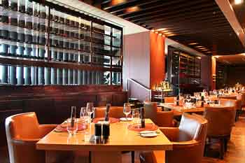 酒吧設(shè)計(jì)與個(gè)性親密接觸 接觸吧酒吧設(shè)計(jì)效果圖欣賞