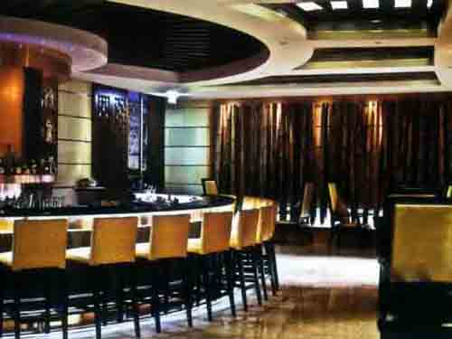 轉(zhuǎn)角相遇 十字路口雞尾酒酒吧設(shè)計圖