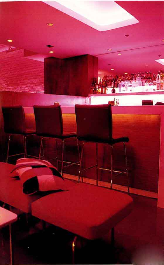 迷離雞尾酒酒吧設(shè)計(jì) 余暉酒吧設(shè)計(jì)圖欣賞