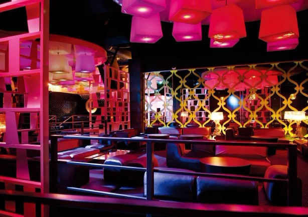 別具一格的 美國210 North夜總會設計