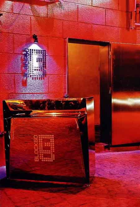 酒吧設(shè)計(jì)效果圖視覺震撼 經(jīng)典主題酒吧設(shè)計(jì)說明