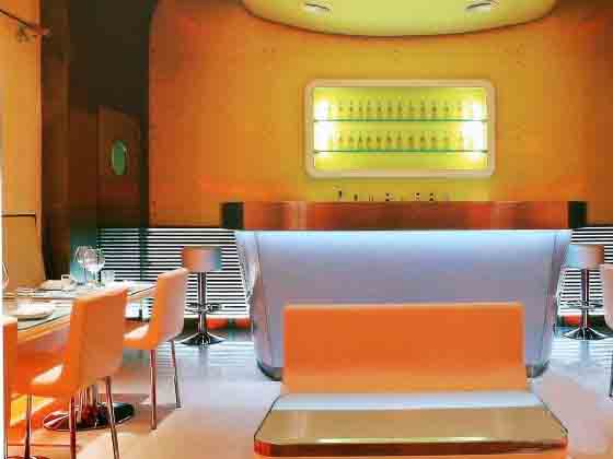 國(guó)外酒吧設(shè)計(jì)圖 飛機(jī)艙主題酒吧設(shè)計(jì)的驚喜