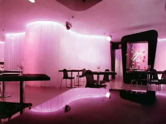 P吧酒吧設(shè)計效果圖 令人炫目的維度空間