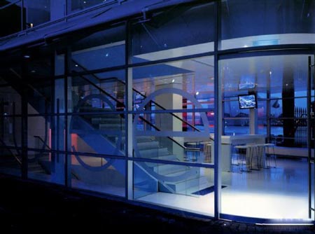 創(chuàng)意酒吧設計圖欣賞  揭秘漫游酒吧旅館設計