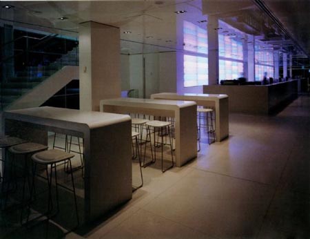 創(chuàng)意酒吧設計圖欣賞  揭秘漫游酒吧旅館設計