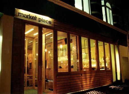 國外傳統(tǒng)小酒吧設(shè)計  商業(yè)中心地主題酒吧設(shè)計圖欣賞