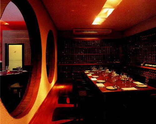 烈色火焰   設(shè)拉子葡萄酒酒吧設(shè)計(jì)圖欣賞