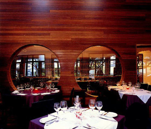 烈色火焰   設(shè)拉子葡萄酒酒吧設(shè)計(jì)圖欣賞