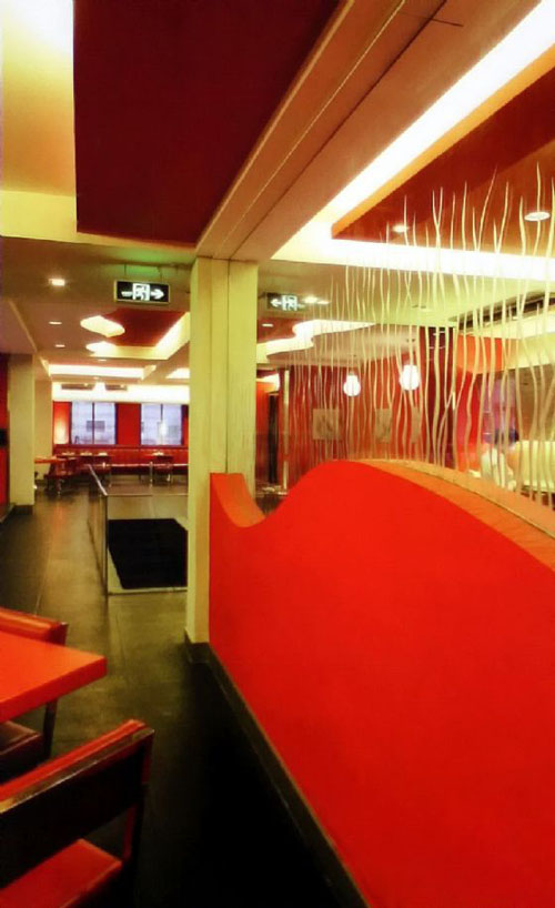 酒吧設(shè)計(jì)喚醒低迷情緒    雅瑪餐廳酒吧設(shè)計(jì)圖欣賞