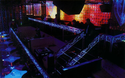 個性酒吧設(shè)計流光溢彩  成都菲兒俱樂部酒吧設(shè)計圖欣賞