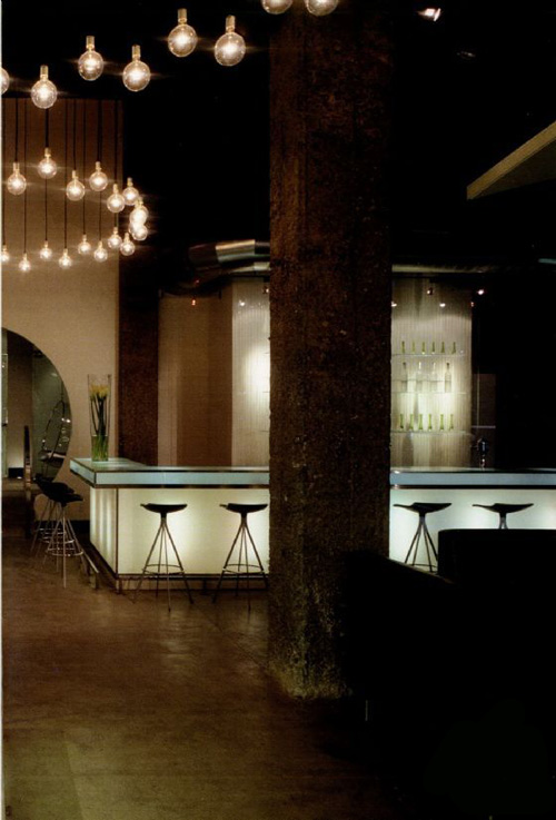 國外個(gè)性酒吧設(shè)計(jì)圖  Rain雞尾酒酒吧設(shè)計(jì)欣賞