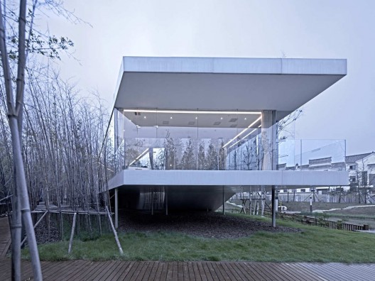 江蘇湖畔具有現(xiàn)代氣息俱樂部會(huì)所設(shè)計(jì)