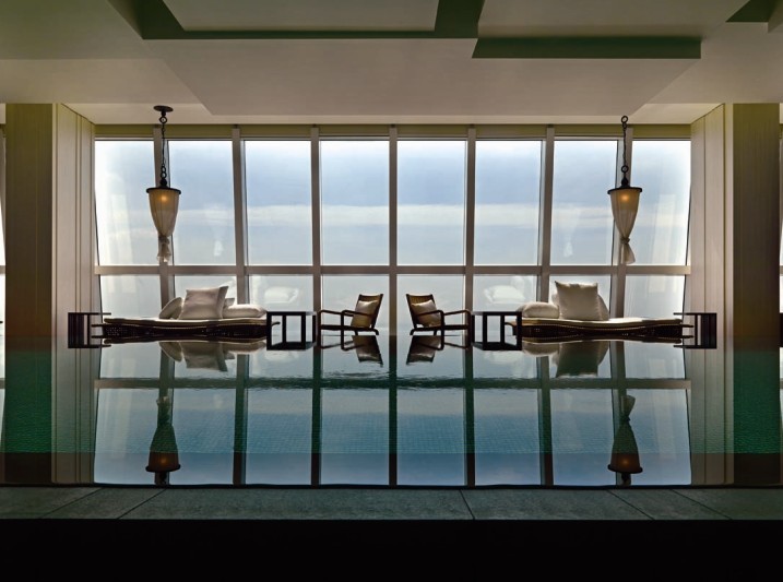 水與天的交融 上海水鏡洗浴中心設(shè)計方案