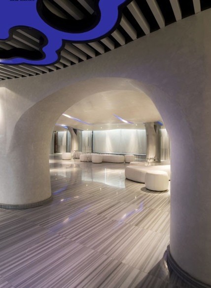 白色音符分環(huán)繞 Echo Club高級休閑會所設(shè)計