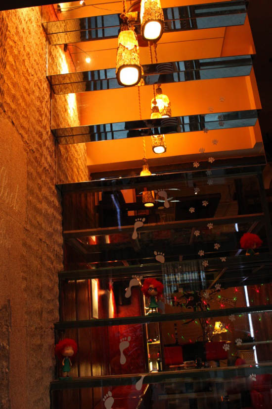 文藝氣息主題酒吧設(shè)計  昆明路客酒吧設(shè)計圖欣賞