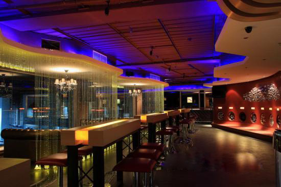 時(shí)尚個(gè)性酒吧設(shè)計(jì)   上?？ǘ≤囸^酒吧設(shè)計(jì)效果圖欣賞