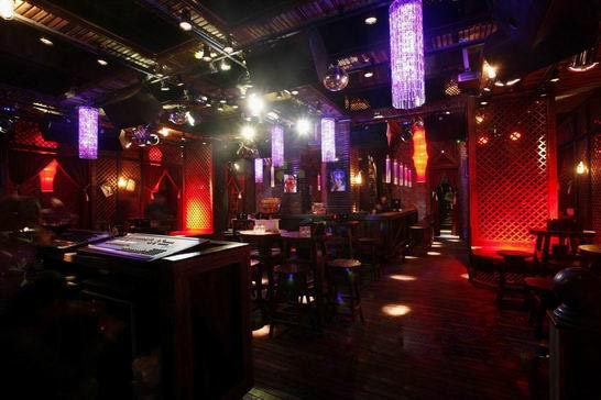 田園風格休閑主題酒吧設計欣賞