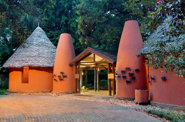 原始非洲風(fēng)情  費爾蒙馬拉狩獵度假村酒店設(shè)計欣賞