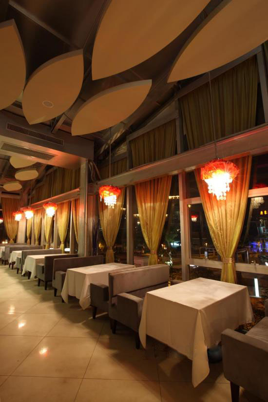 優(yōu)雅特色 東莞質(zhì)感餐廳酒吧設(shè)計圖欣賞