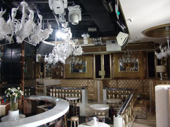 皇室風(fēng)格復(fù)古酒吧設(shè)計   成都VSA酒吧設(shè)計圖欣賞