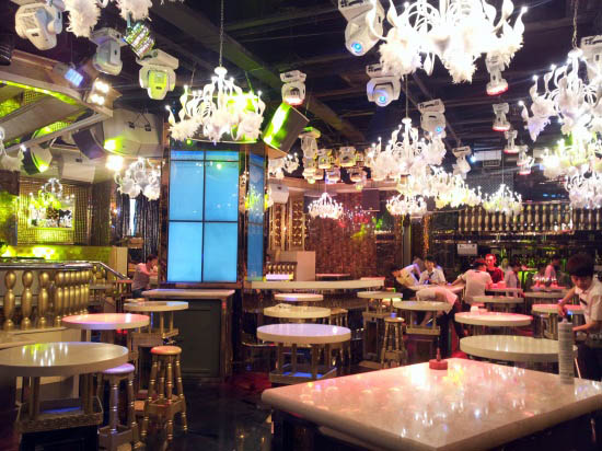 皇室風(fēng)格復(fù)古酒吧設(shè)計   成都VSA酒吧設(shè)計圖欣賞