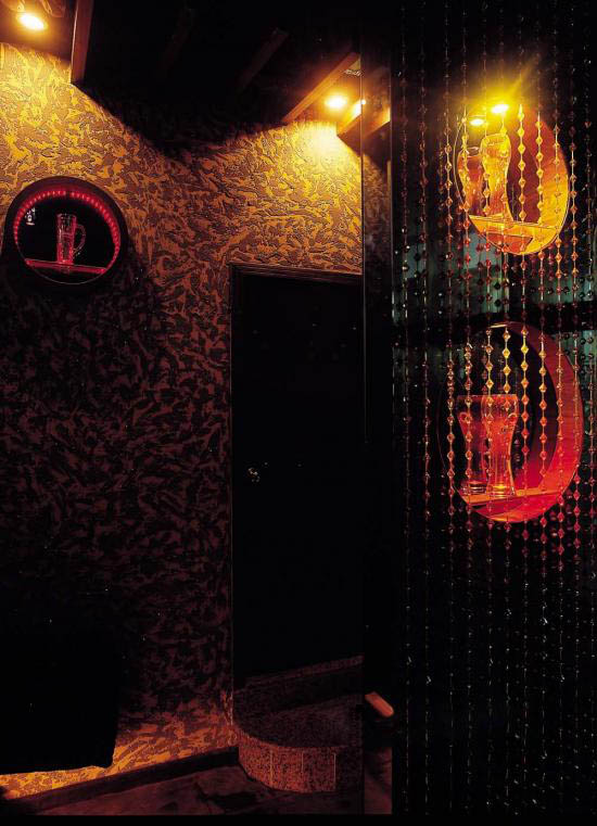 尹領(lǐng)酒吧設(shè)計(jì)效果圖  體驗(yàn)低調(diào)的復(fù)古奢華
