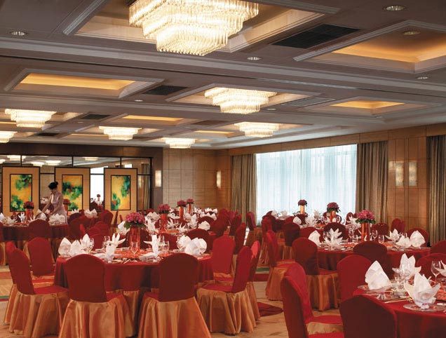 　　不管是之前的韓流侵襲還是現(xiàn)在紅紅火火的洋節(jié)日，對消費者和商家來說，是想玩和要會玩的關(guān)系。今天ＺＤＤ哲東酒店設(shè)計公司要和大家分享的是洋節(jié)日扎堆，看京城各品牌酒店如何奢華應(yīng)對！