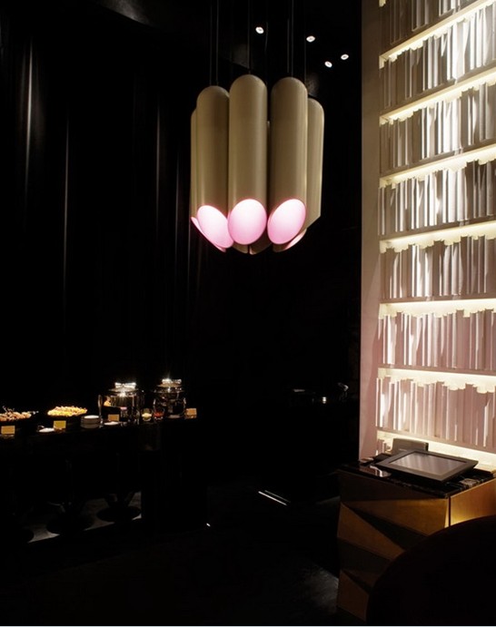 燈光后欲見不見 香港Tazmania Ballroom 會所設(shè)計欣賞