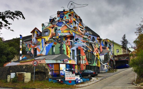 盤(pán)點(diǎn)全球被吐槽的槽糕透頂?shù)木频杲ㄖ庥^設(shè)計(jì)