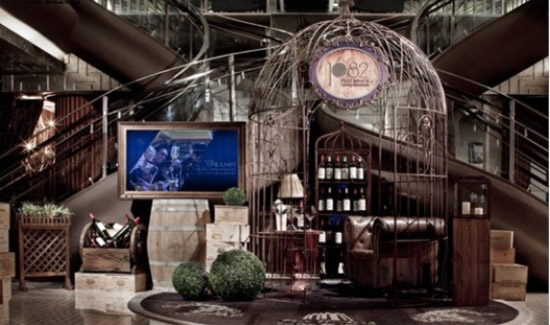 復(fù)古奢華 成都1982紅酒音樂酒吧設(shè)計(jì)欣賞