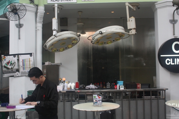 另類創(chuàng)意酒吧  新加坡醫(yī)院主題酒吧設(shè)計(jì)欣賞